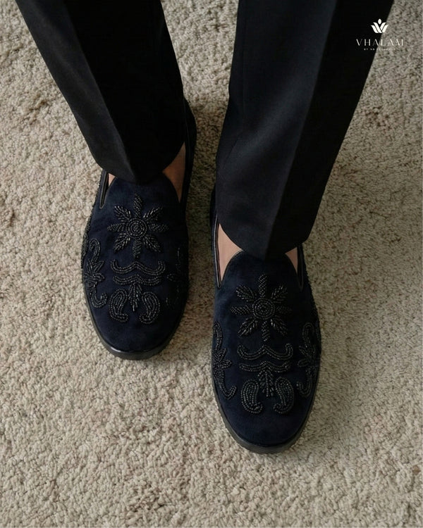 Black Swan - Black Hand Embroidered Loafer