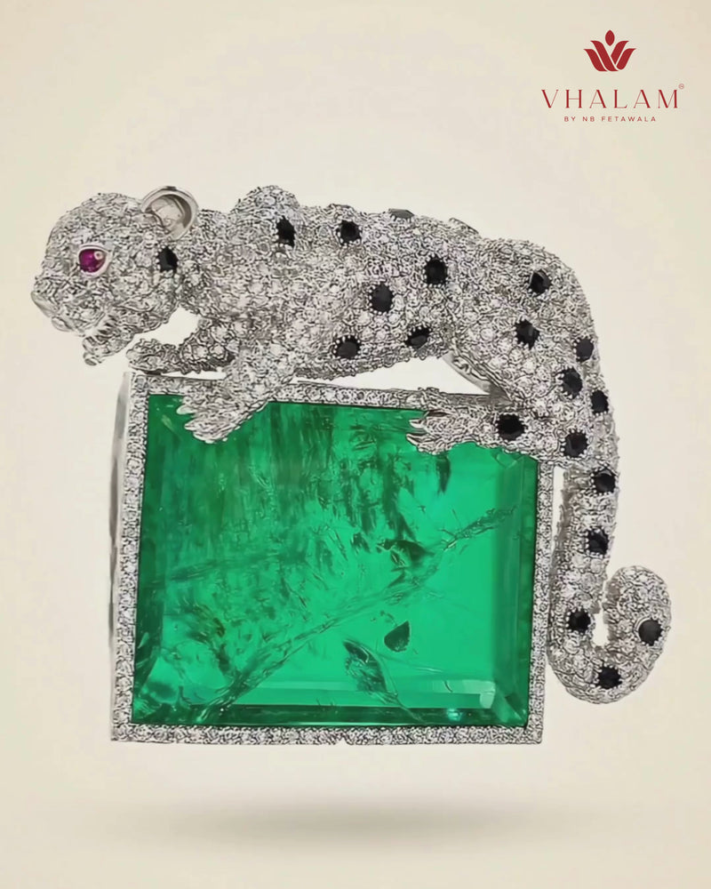Royal Panther Emerald Green Stone Ceremonial Silver Brooch