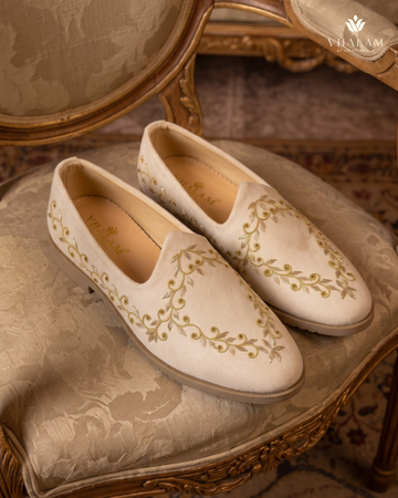 Golden Bird - Cream Hand-Embroidered Velvet Loafers