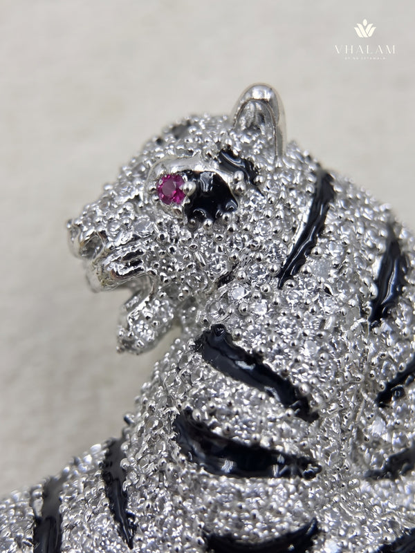 Silver-Tone Emerald Green Tiger Brooch, detail view