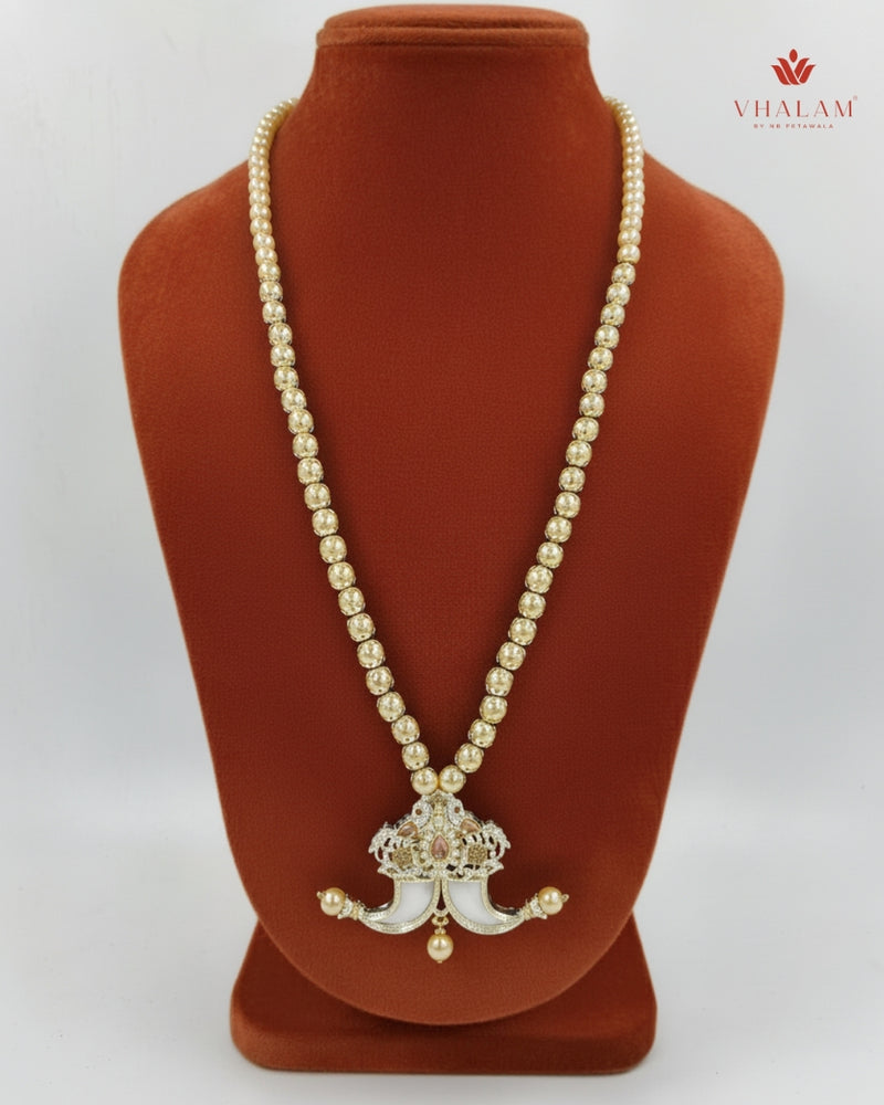 Groom Triangle Kundan Wagh Nakh Dual Mala