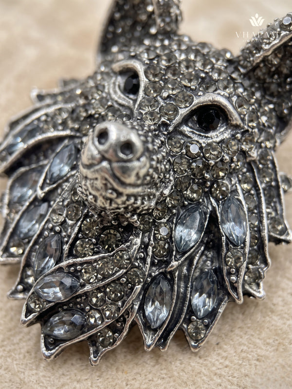 Silver-Tone Wolf Head Brooch, detail view